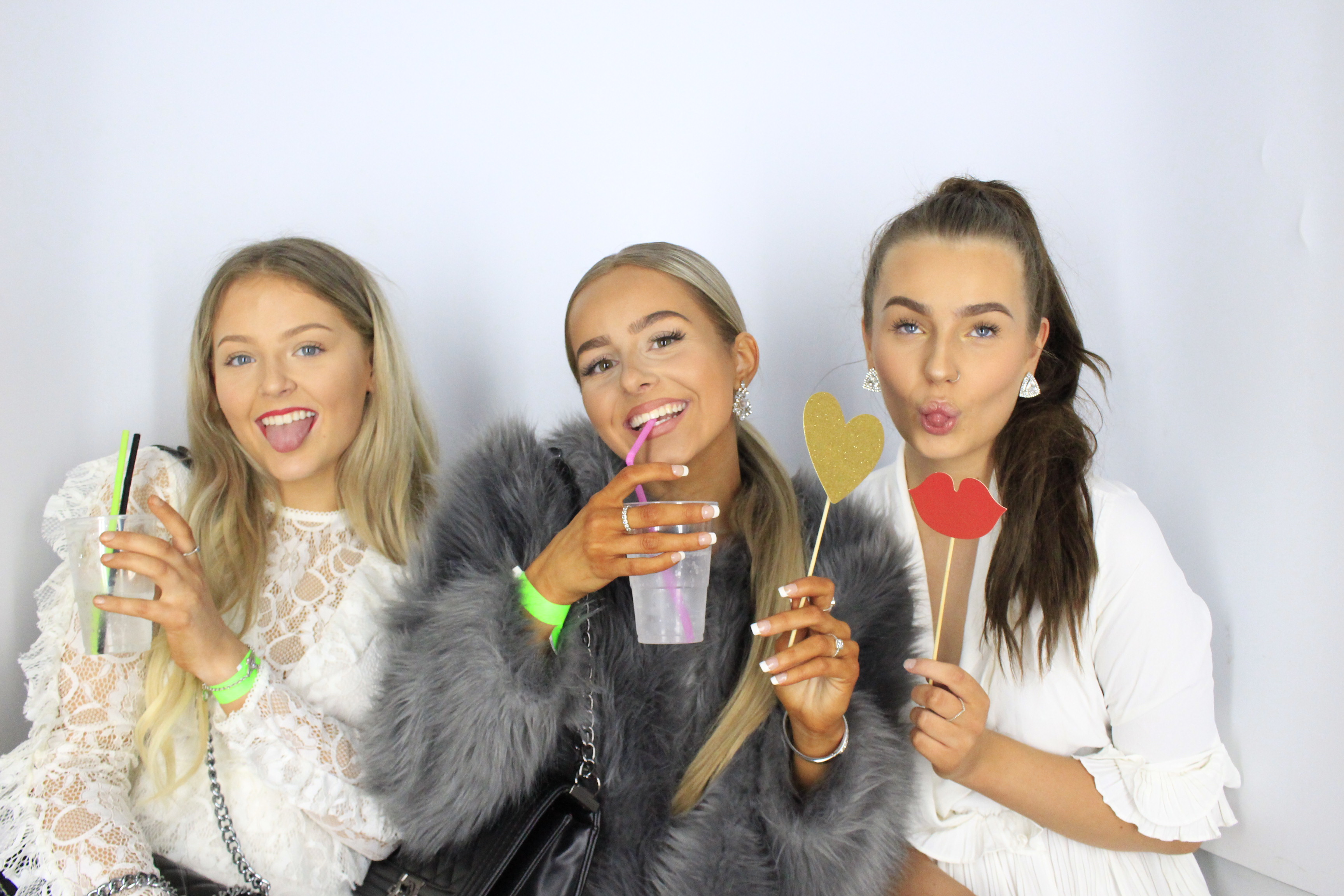 Issy & Alice's 18th Birthday Party | View more photos from the event at gallery.myphotoboothexperience.co.uk/u/MyPhotoBoothExperienceLtd/Issy-Alices-18th-Birthday-Party